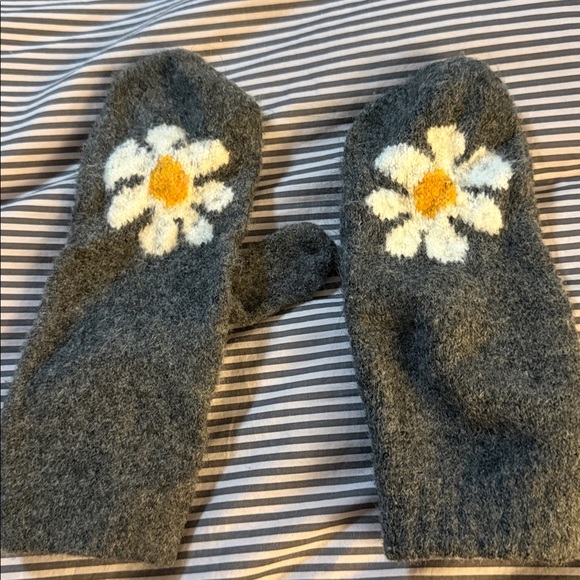 NATURAL LIFE Accessories - Natural Life mittens